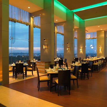 Royal Orchid Central Bangalore, Mg Road Ресторан фото