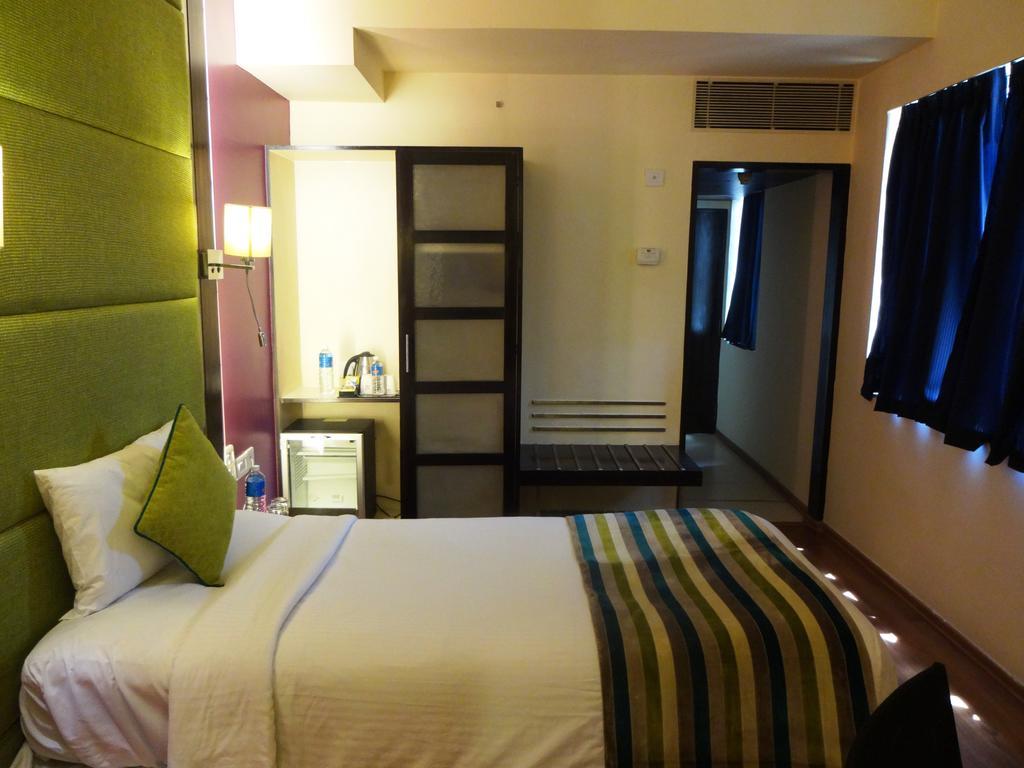 Royal Orchid Central Bangalore, Mg Road Экстерьер фото